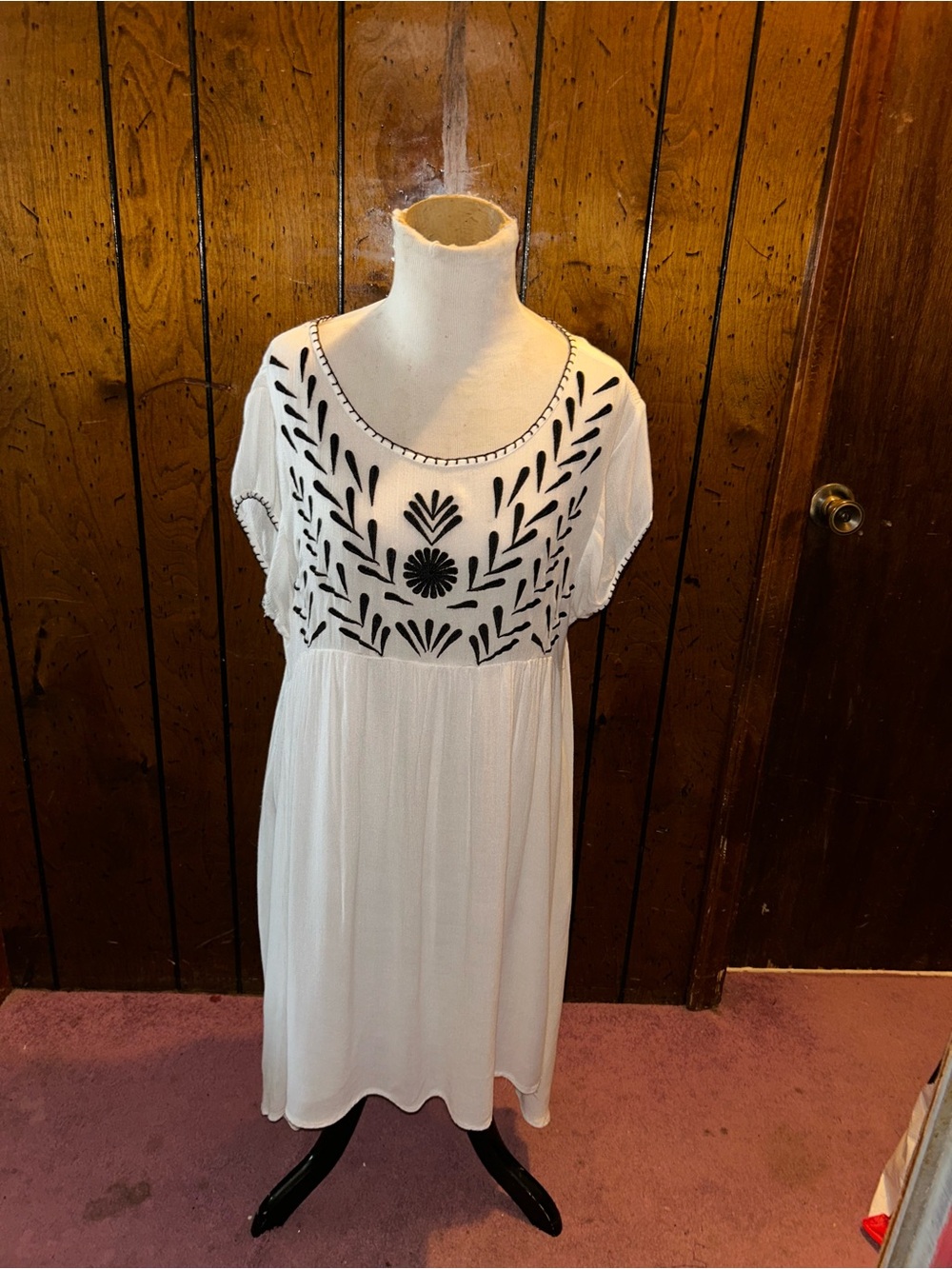White Embroidered Short Sleeve Women’s Dress